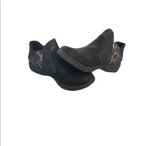 SoLite bootie by Easy street, size 8.5, black and cheetah print,  never worn